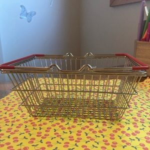 Shopping basket decor